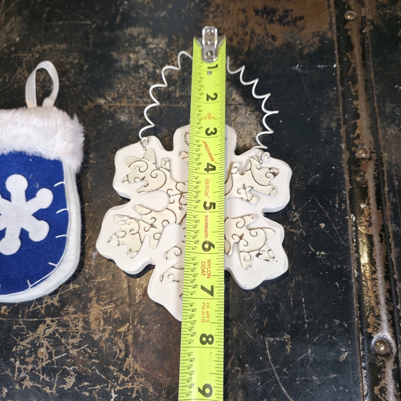 ​Lot of 2 Christmas Ornaments: Blue Felt Mitten & Clay Folk Art Snowflake - Picture 6 of 7
